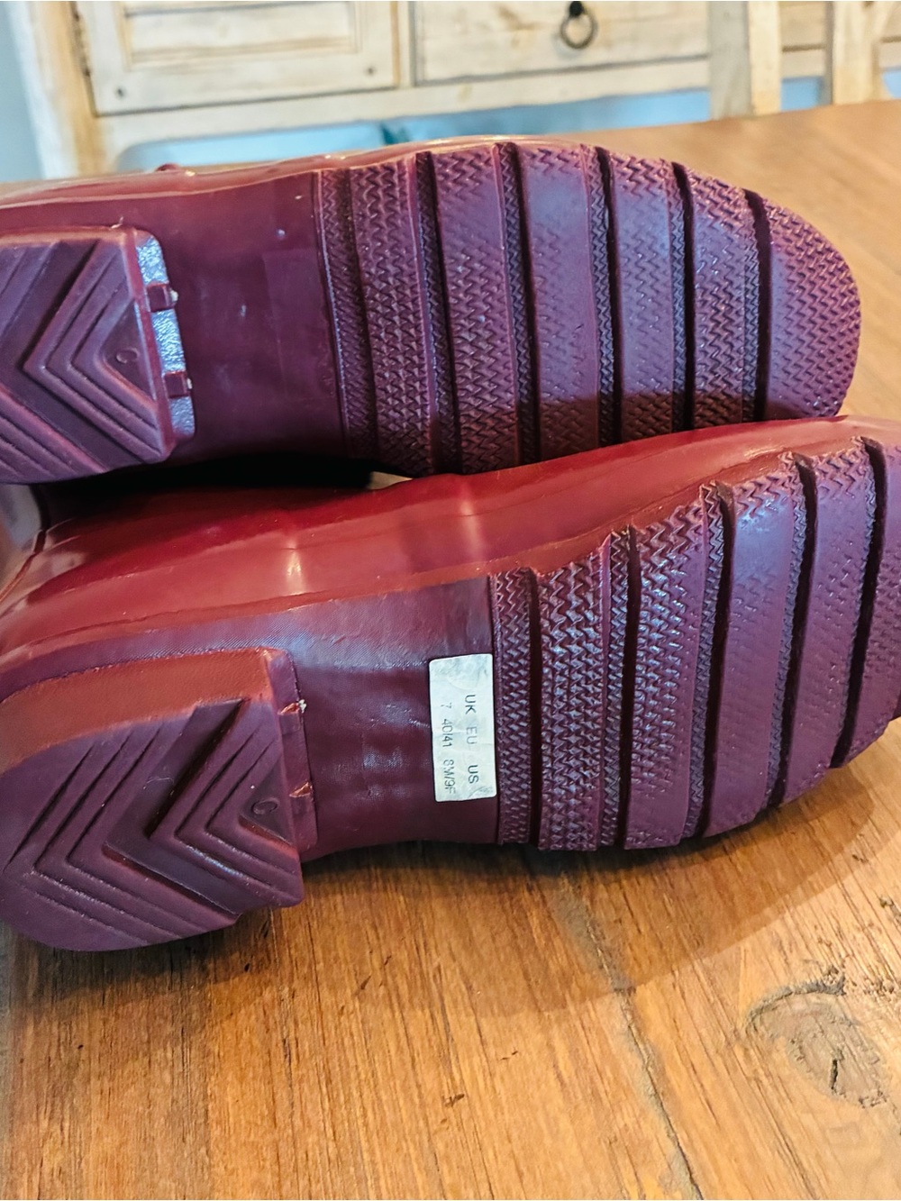 Hunter Red Gloss Rain Boots. Short with buckle. Unisex size men 8 women 9 - Picture 10 of 11